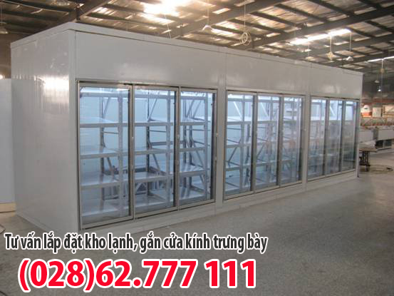 kho m&aacute;t c&oacute; k&iacute;nh trưng b&agrave;y thực phẩm