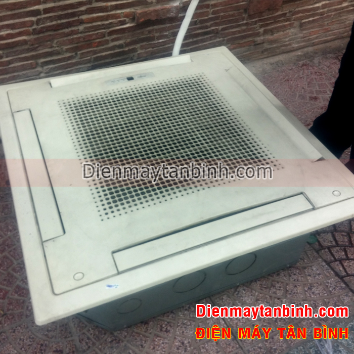 Máy lạnh cũ giấu trần Fujitsu 5hp (còn đẹp)