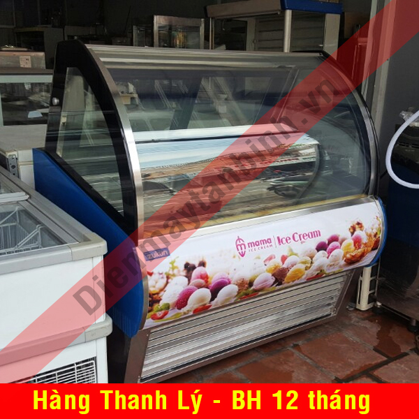 Tủ đông cũ trưng bày thực phẩm: kem hoặc cá thịt, hải sản